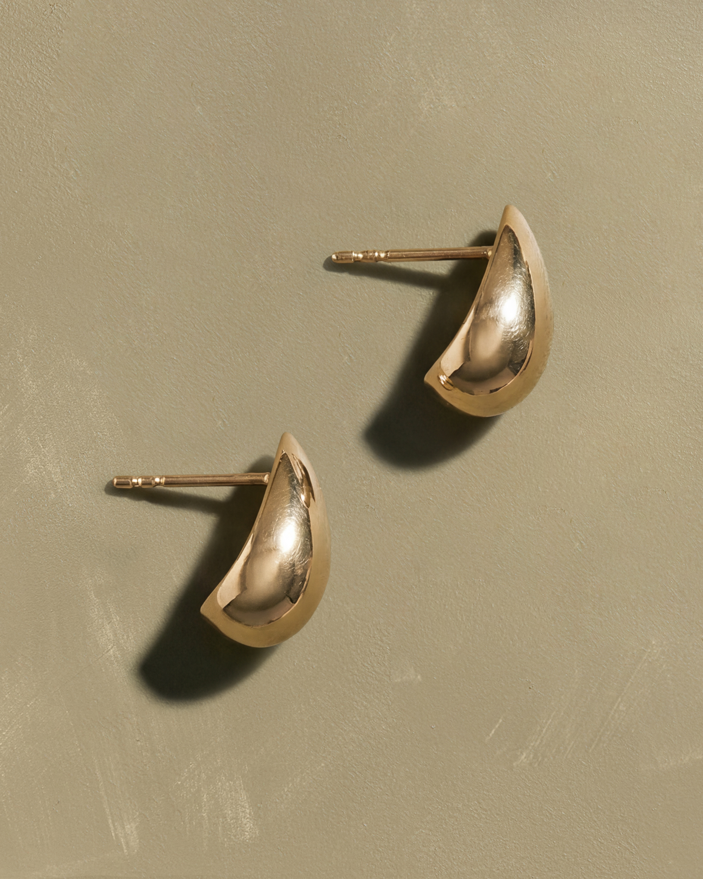 14K Gold Small Teardrop Earrings