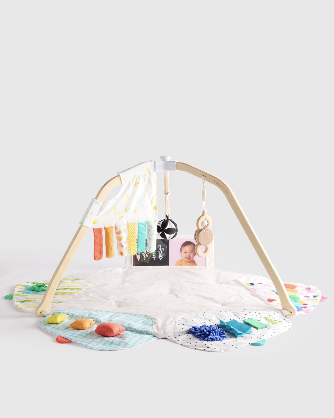 Newborn Gift Set by Lovevery