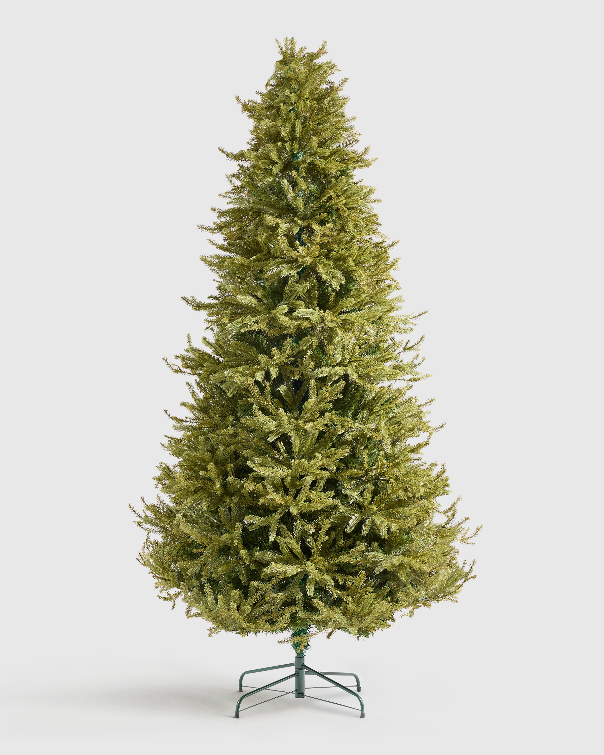 Spruce Artificial Christmas Tree: Unlit