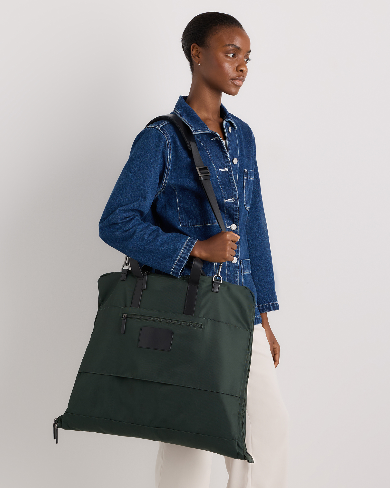 Voyage Nylon Garment Bag